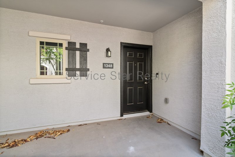 Three Bedroom Townhome in Gated Villagio at Happy Valley! property image
