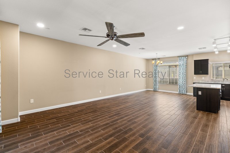 Three Bedroom Townhome in Gated Villagio at Happy Valley! property image