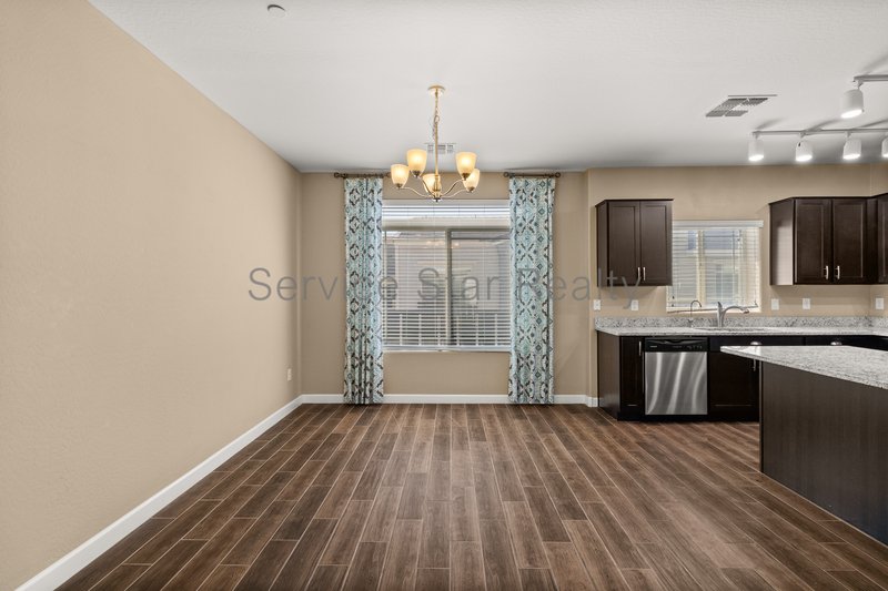 Three Bedroom Townhome in Gated Villagio at Happy Valley! property image