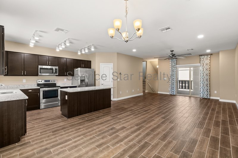 Three Bedroom Townhome in Gated Villagio at Happy Valley! property image