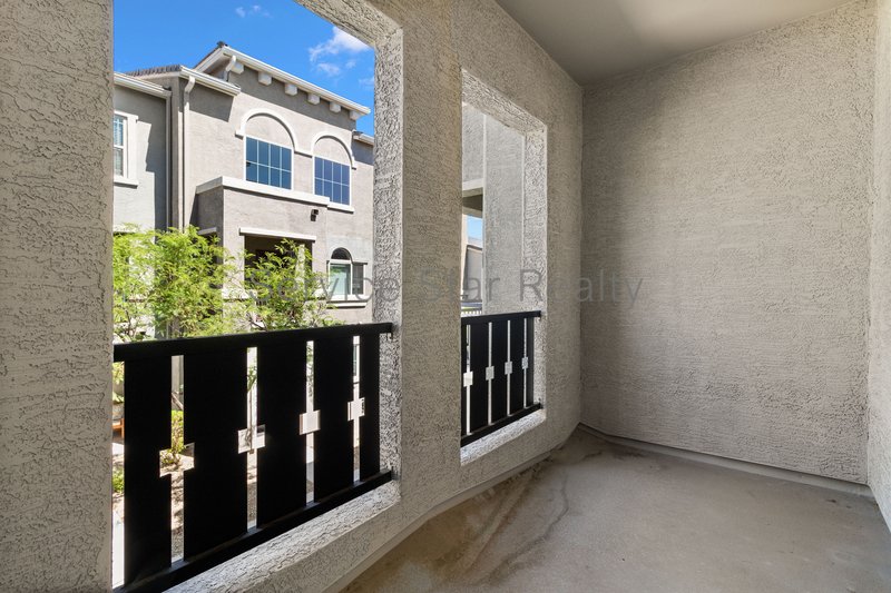 Three Bedroom Townhome in Gated Villagio at Happy Valley! property image