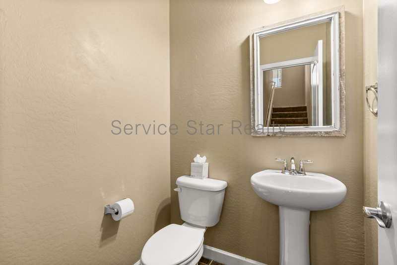 Three Bedroom Townhome in Gated Villagio at Happy Valley! property image