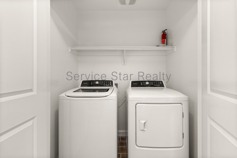 Three Bedroom Townhome in Gated Villagio at Happy Valley! property image