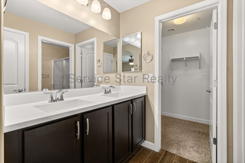 Three Bedroom Townhome in Gated Villagio at Happy Valley! property image