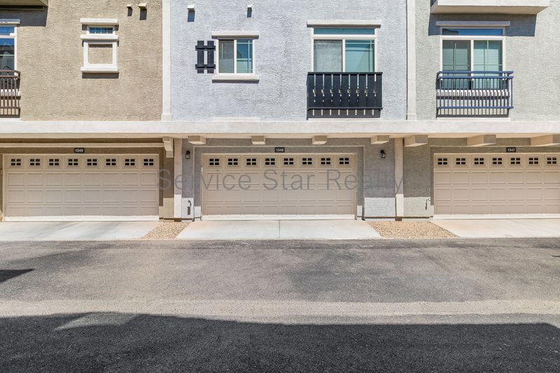 Three Bedroom Townhome in Gated Villagio at Happy Valley! property image