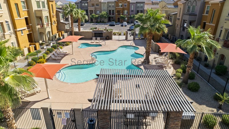 Three Bedroom Townhome in Gated Villagio at Happy Valley! property image