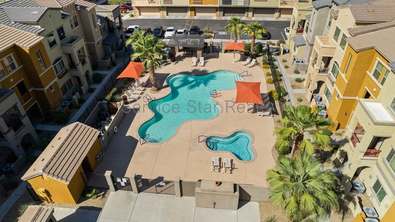 Three Bedroom Townhome in Gated Villagio at Happy Valley! property image