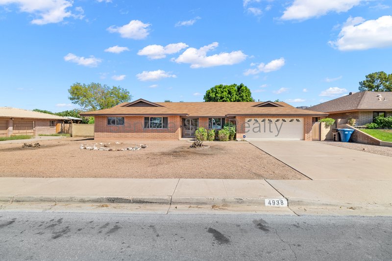 4938 E Earll Dr property image