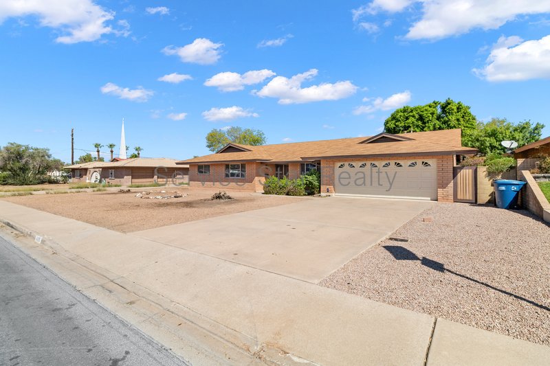 4938 E Earll Dr property image