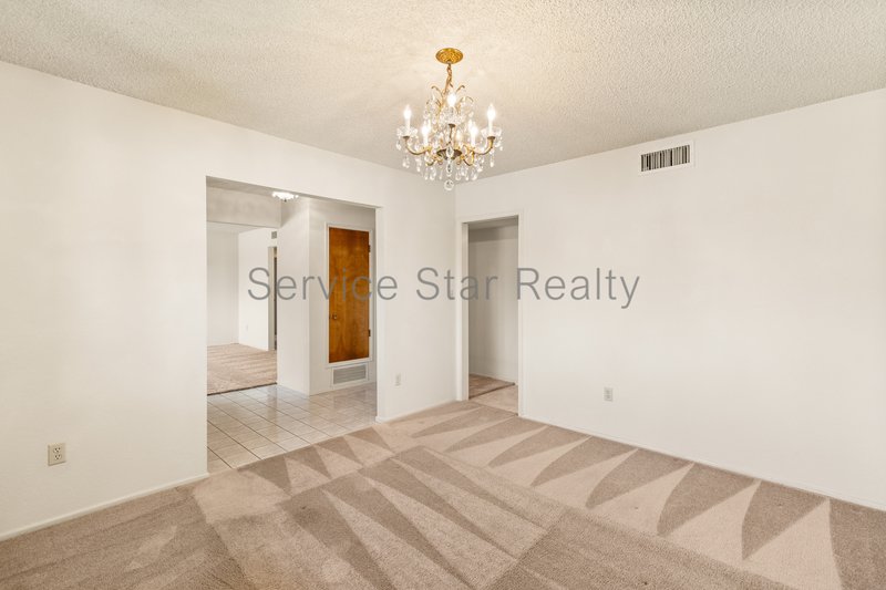 4938 E Earll Dr property image