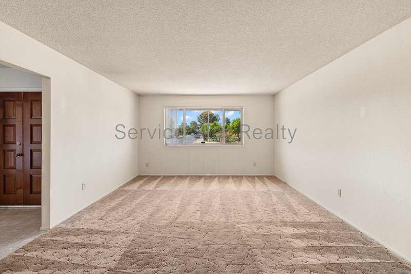 4938 E Earll Dr property image