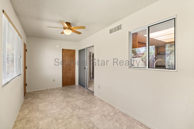 4938 E Earll Dr property image