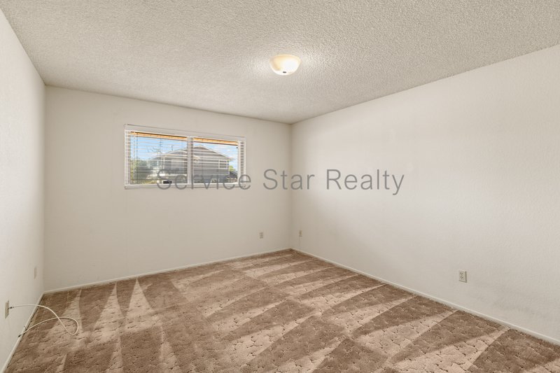 4938 E Earll Dr property image