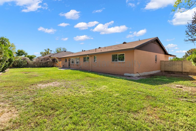 4938 E Earll Dr property image