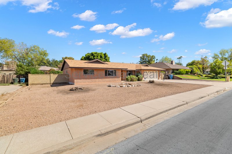 4938 E Earll Dr property image