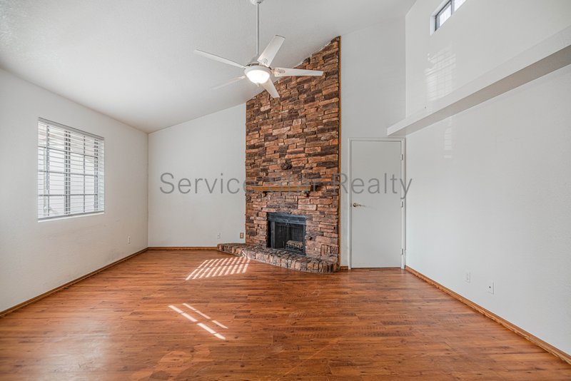 $750 OFF MOVE IN COSTS!!!  Great 2bed /1 bath Condo Community! property image