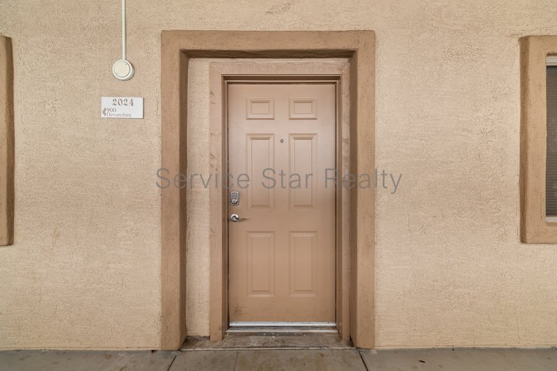 920 E Devonshire Ave Unit 2024 property image