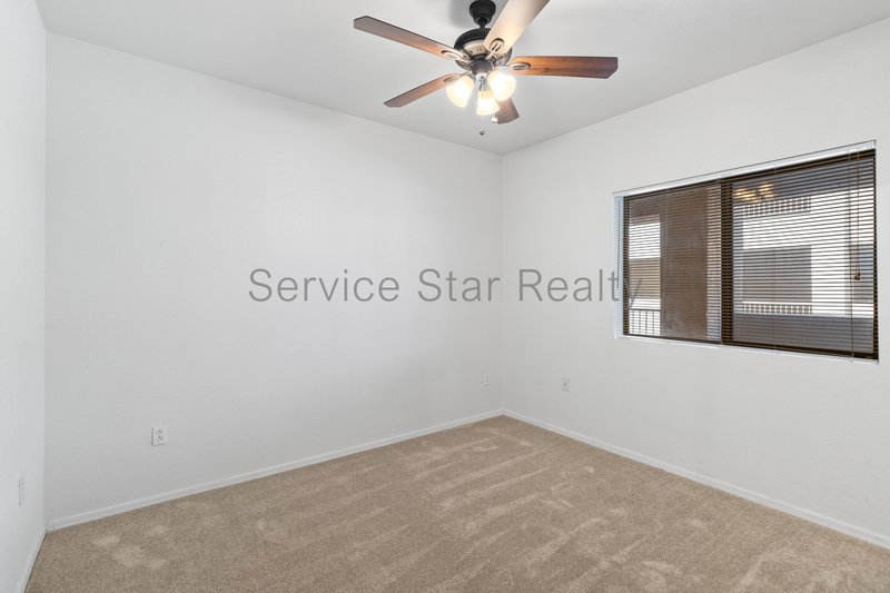 920 E Devonshire Ave Unit 2024 property image