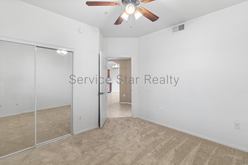 920 E Devonshire Ave Unit 2024 property image