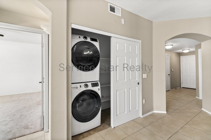 920 E Devonshire Ave Unit 2024 property image