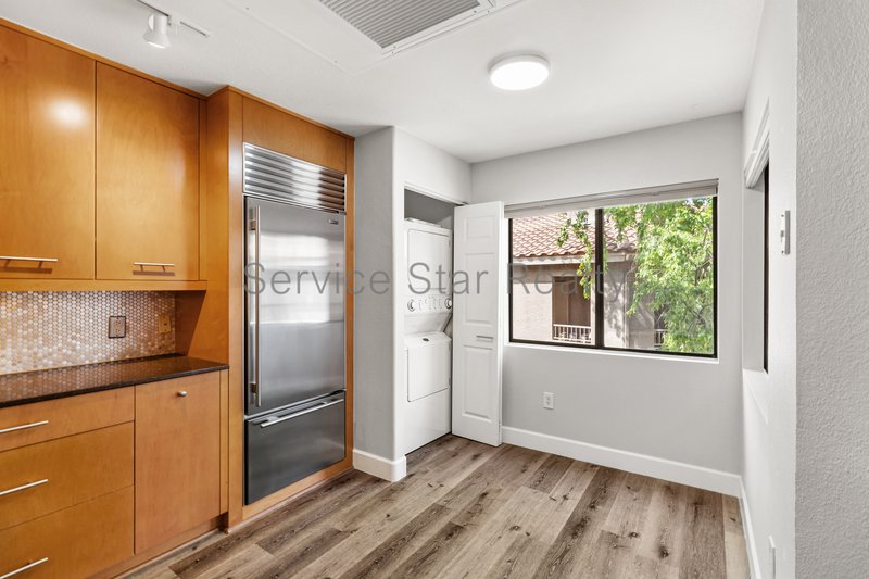 2 Bedroom+ Den, 2 bath condo in Scottsdale!! property image
