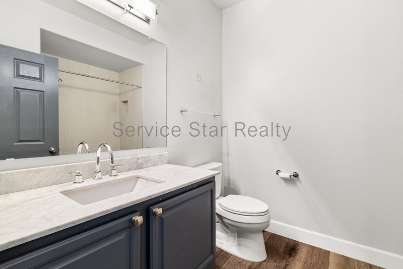 2 Bedroom+ Den, 2 bath condo in Scottsdale!! property image
