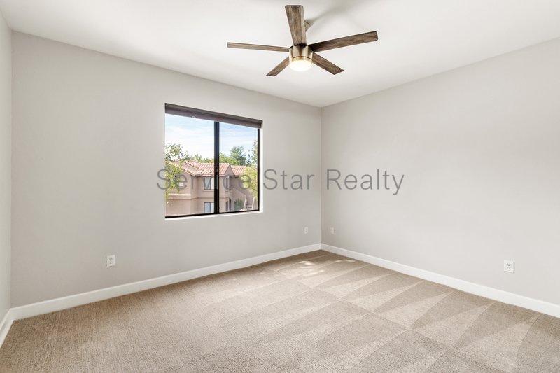 2 Bedroom+ Den, 2 bath condo in Scottsdale!! property image