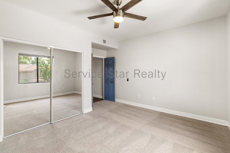 2 Bedroom+ Den, 2 bath condo in Scottsdale!! property image