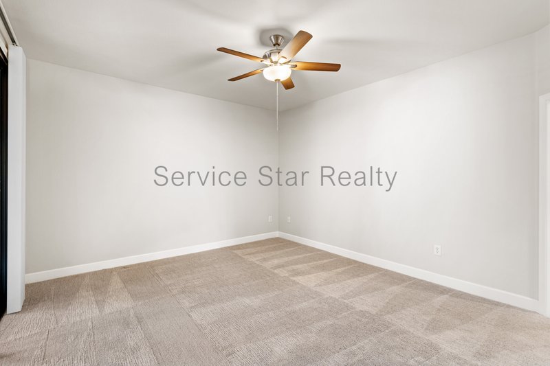 2 Bedroom+ Den, 2 bath condo in Scottsdale!! property image