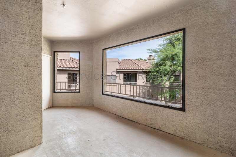 2 Bedroom+ Den, 2 bath condo in Scottsdale!! property image