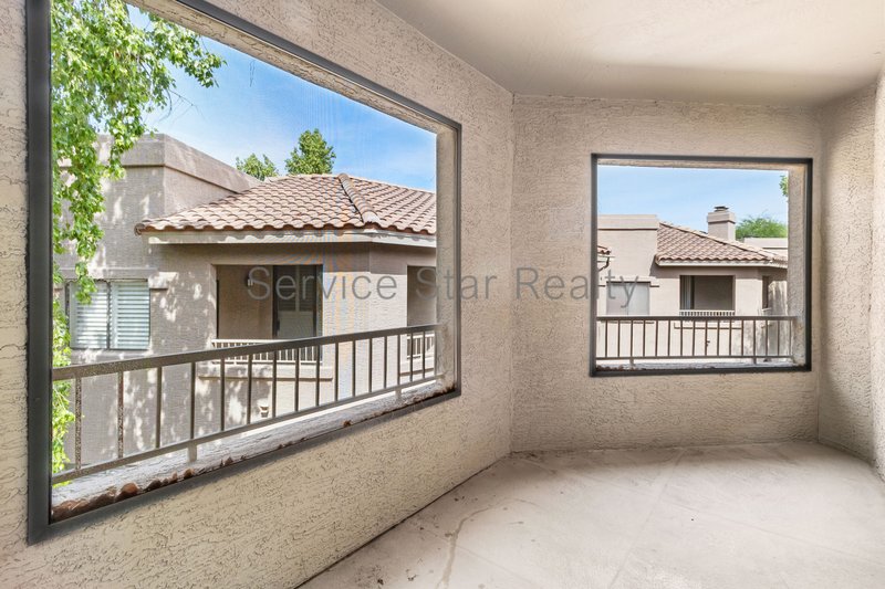 2 Bedroom+ Den, 2 bath condo in Scottsdale!! property image