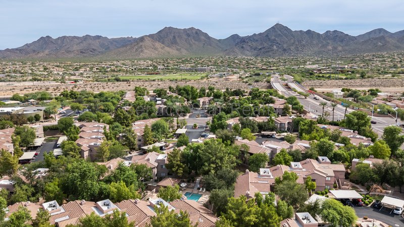 2 Bedroom+ Den, 2 bath condo in Scottsdale!! property image