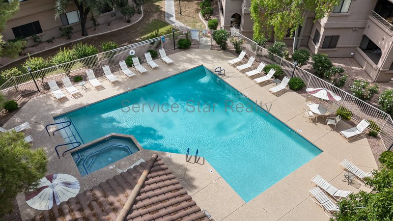 2 Bedroom+ Den, 2 bath condo in Scottsdale!! property image