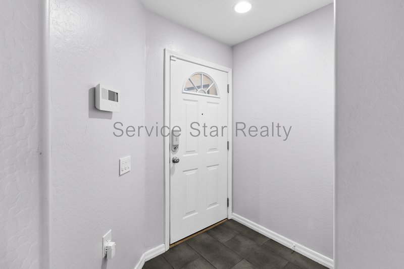 Gorgeous 3Bed/2.5Bath Home w/ Modern Touches & SOLAR in North Phoenix! property image