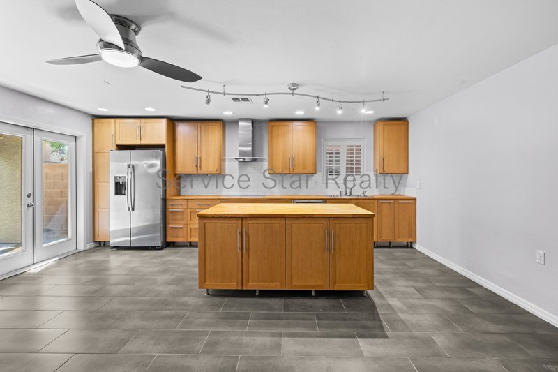 Gorgeous 3Bed/2.5Bath Home w/ Modern Touches & SOLAR in North Phoenix! property image
