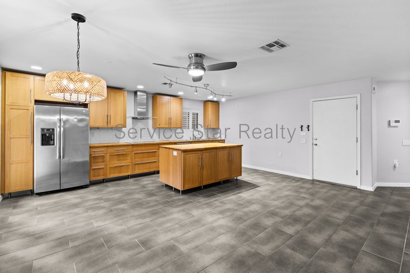 Gorgeous 3Bed/2.5Bath Home w/ Modern Touches & SOLAR in North Phoenix! property image