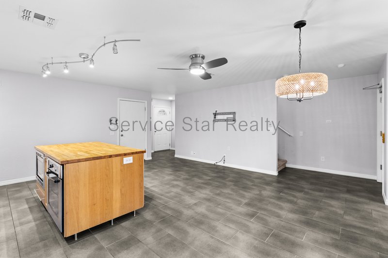 Gorgeous 3Bed/2.5Bath Home w/ Modern Touches & SOLAR in North Phoenix! property image