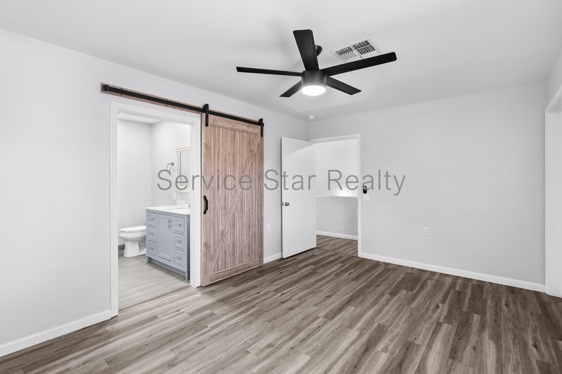 Gorgeous 3Bed/2.5Bath Home w/ Modern Touches & SOLAR in North Phoenix! property image