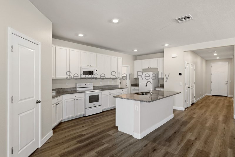 Beautiful 3-Bedroom Home in Verrado ? Low-Maintenance Living & Great C property image