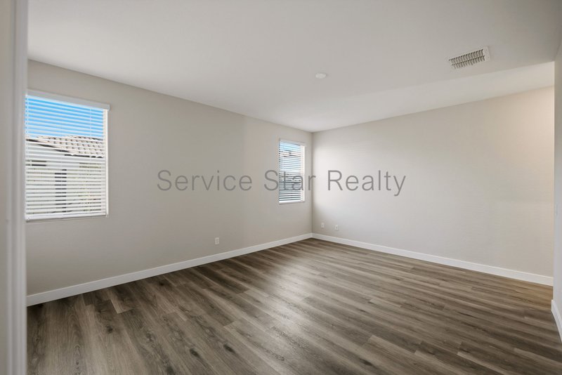 Beautiful 3-Bedroom Home in Verrado ? Low-Maintenance Living & Great C property image