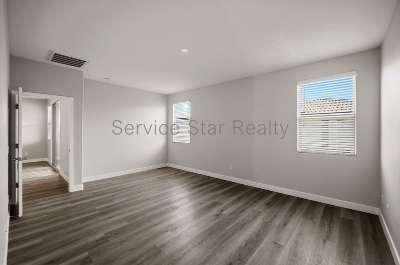 Beautiful 3-Bedroom Home in Verrado ? Low-Maintenance Living & Great C property image
