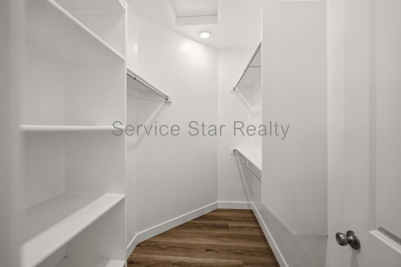 Beautiful 3-Bedroom Home in Verrado ? Low-Maintenance Living & Great C property image