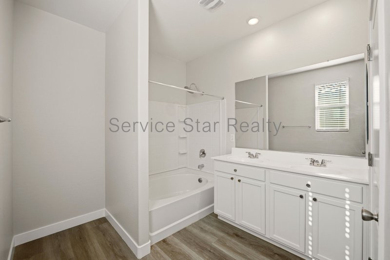 Beautiful 3-Bedroom Home in Verrado ? Low-Maintenance Living & Great C property image