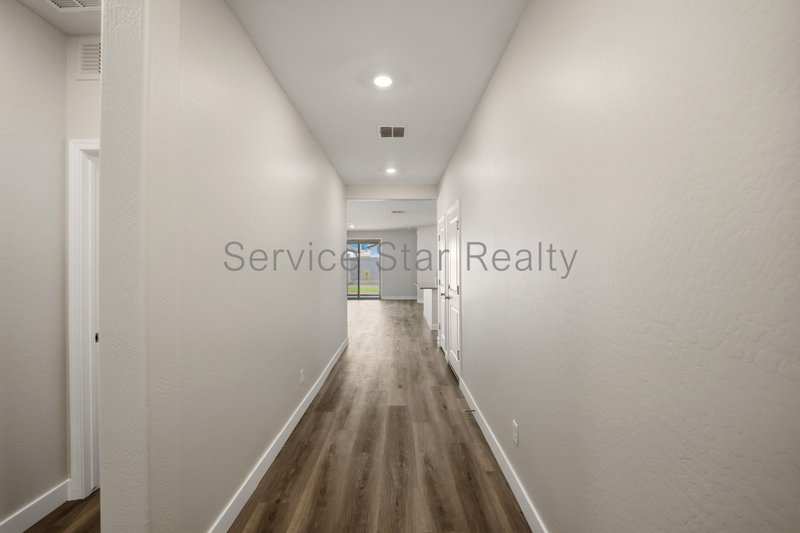 Beautiful 3-Bedroom Home in Verrado ? Low-Maintenance Living & Great C property image