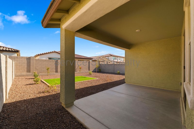 Beautiful 3-Bedroom Home in Verrado ? Low-Maintenance Living & Great C property image