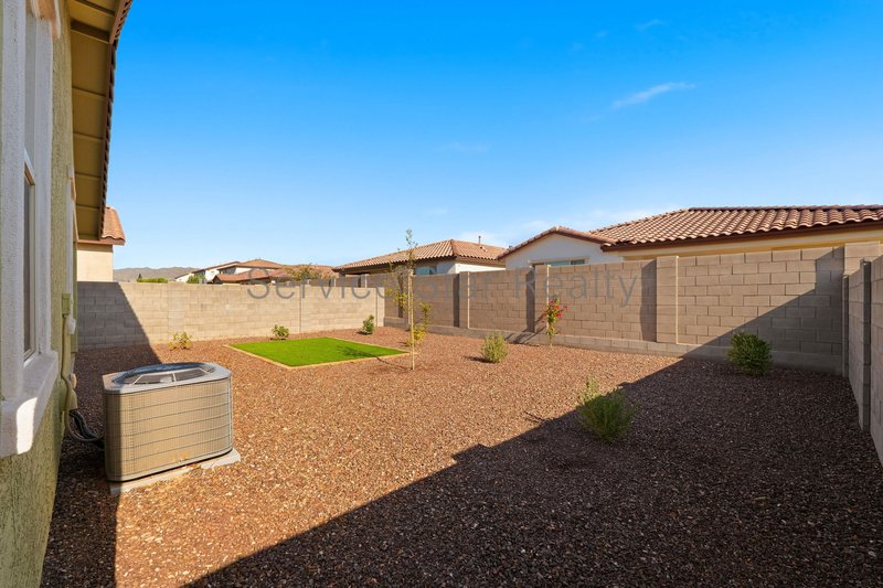 Beautiful 3-Bedroom Home in Verrado ? Low-Maintenance Living & Great C property image