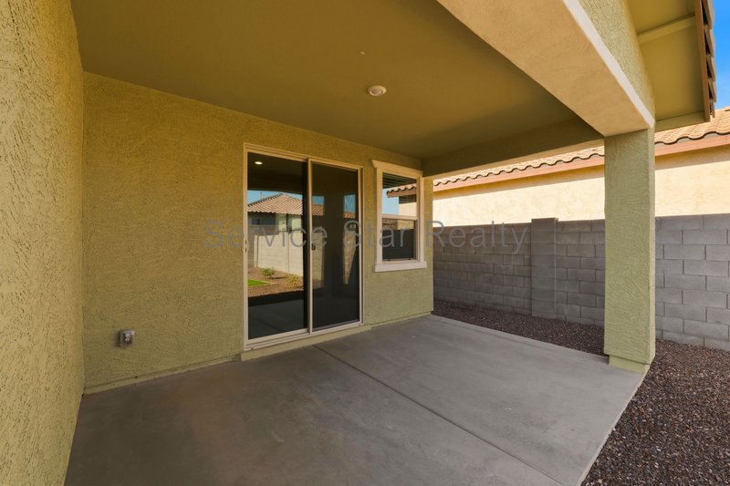 Beautiful 3-Bedroom Home in Verrado ? Low-Maintenance Living & Great C property image