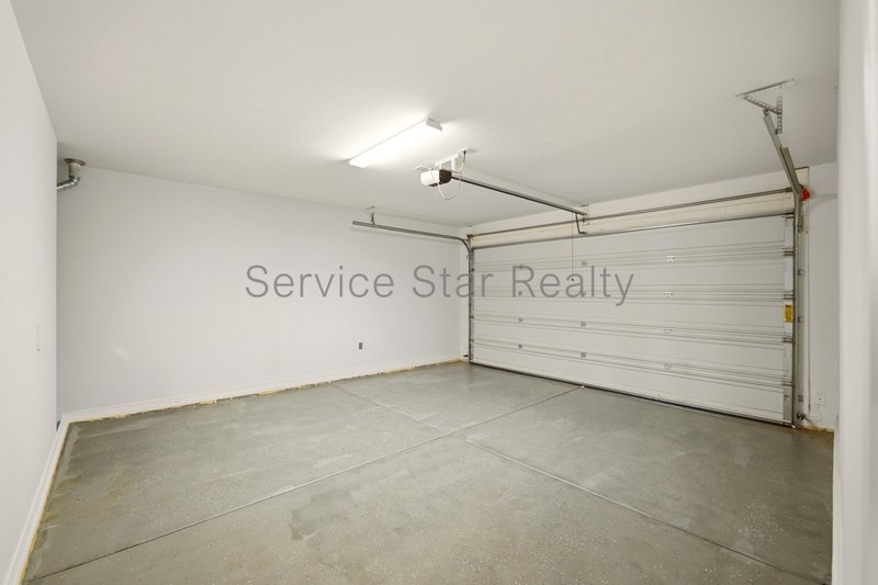 Beautiful 3-Bedroom Home in Verrado ? Low-Maintenance Living & Great C property image