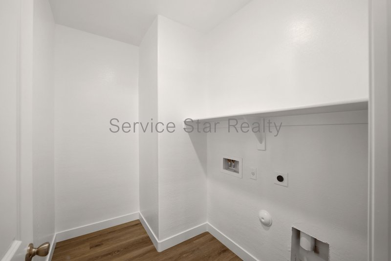 Beautiful 3-Bedroom Home in Verrado ? Low-Maintenance Living & Great C property image