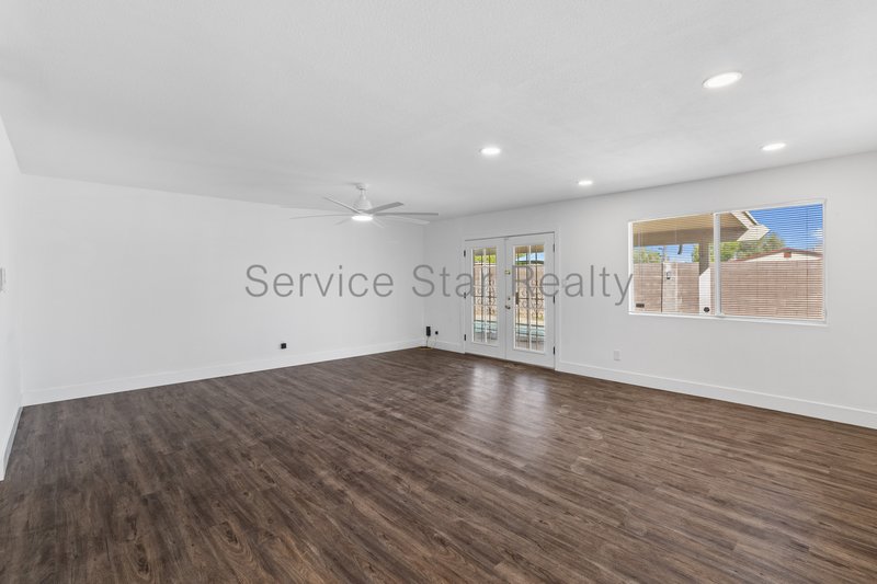 Beautiful 3+2 Remodel in North/Central Phoenix! property image